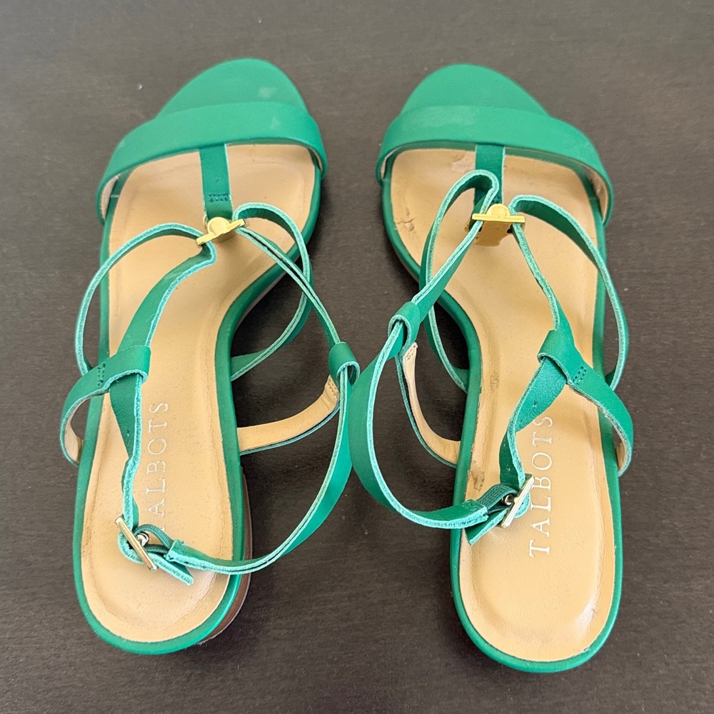 Talbots Green  Leather T-Strap Sandals with Gold Accent - Picture 6 of 8
